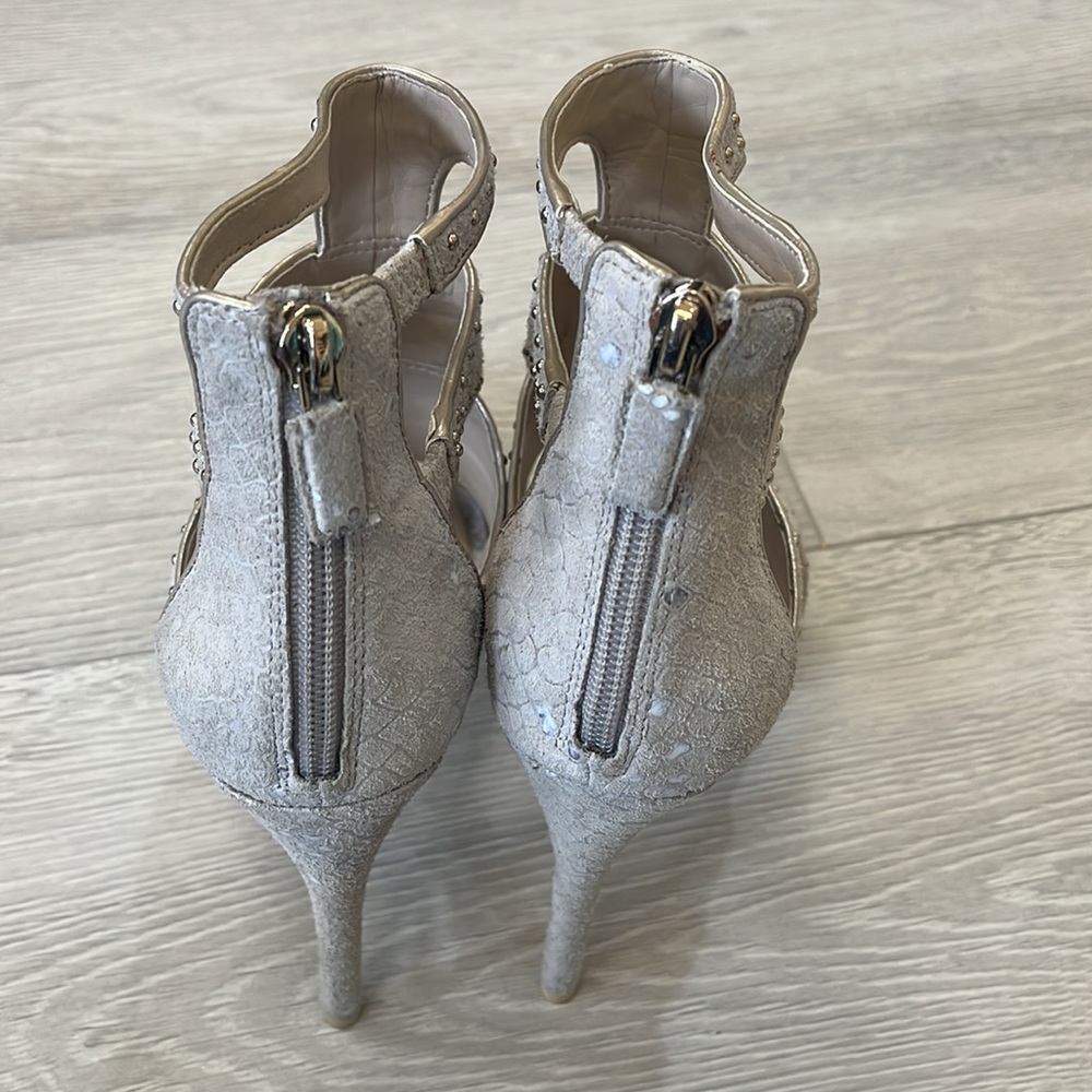 BCBGMaxAzria Beige Gold Studded Zip Up Stiletto—4.5”Heels —Size 8B— - Picture 7 of 12